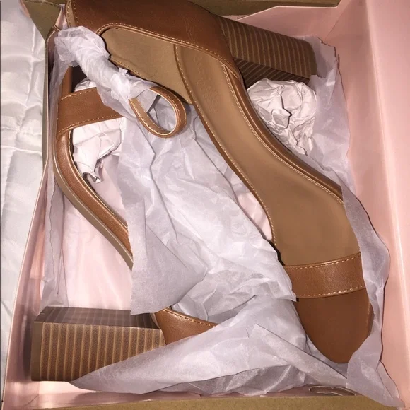 Chunky heel/tan - Picture 2 of 4